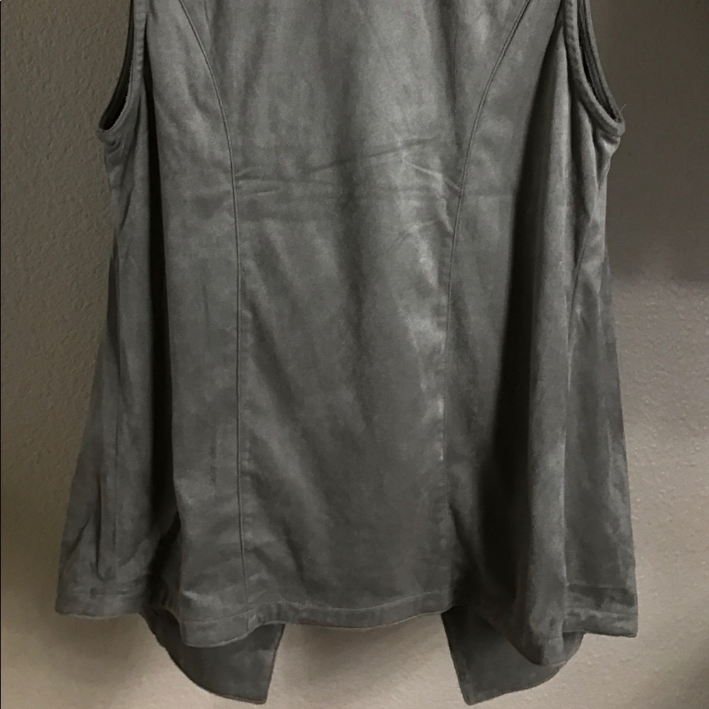 Brand New Cute Vest! - Picture 6 of 8